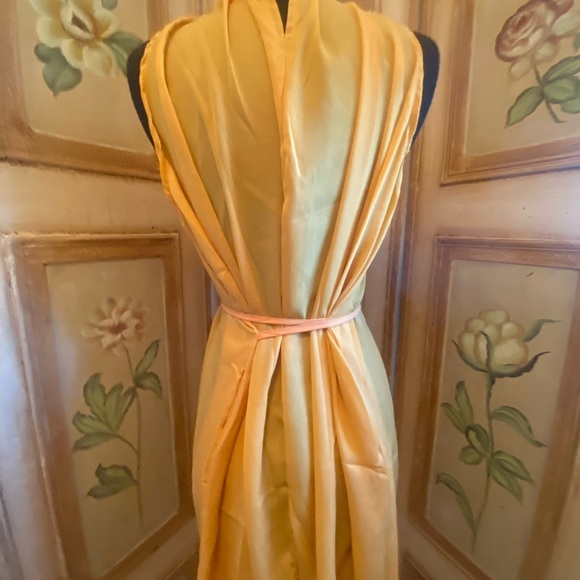 Yellow Dress - Picture 3 of 4